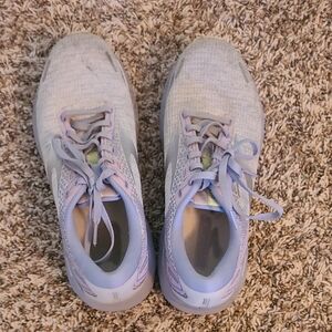Brooks Women's Athletic Shoes in Light Gray and Lavender